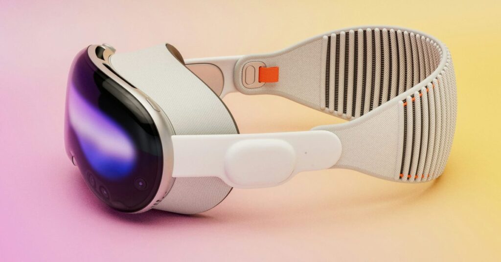 handful-of-owners-report-spontaneous-vision-pro-glass-cracks