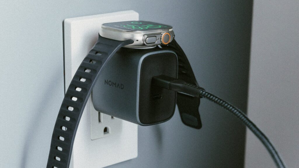 nomad-launches-65w-dual-usb-c-power-adapter-with-built-in-apple-watch-charger
