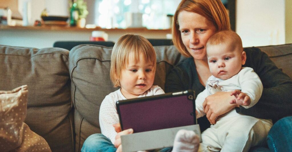 here-are-the-official-screen-time-recommendations-for-kids