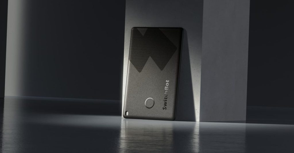 switchbot-releases-a-new-wallet-tracker-with-find-my-support-and-smart-home-integration