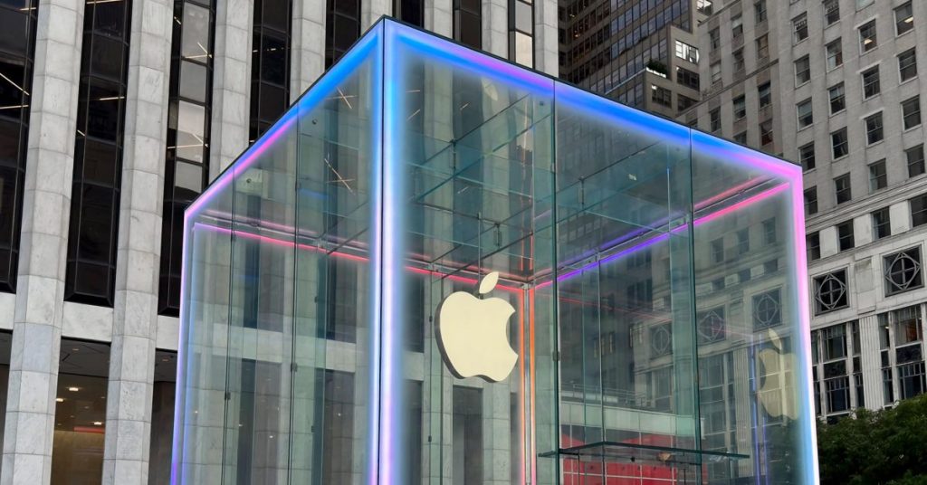 apple’s-fifth-ave-store-glows-in-apple-intelligence-colors-to-celebrate-iphone-16-launch