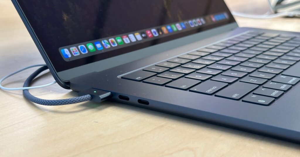 these-are-the-best-new-macbook-deals-for-the-holidays:-options-as-low-as-$649