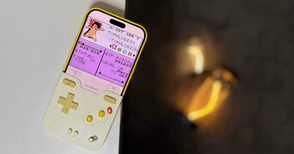 hands-on:-gamebaby-case-transforms-your-iphone-into-a-retro-console-with-physical-buttons