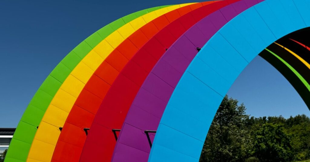 apple-park-has-regained-its-rainbow-ahead-of-wwdc-2025