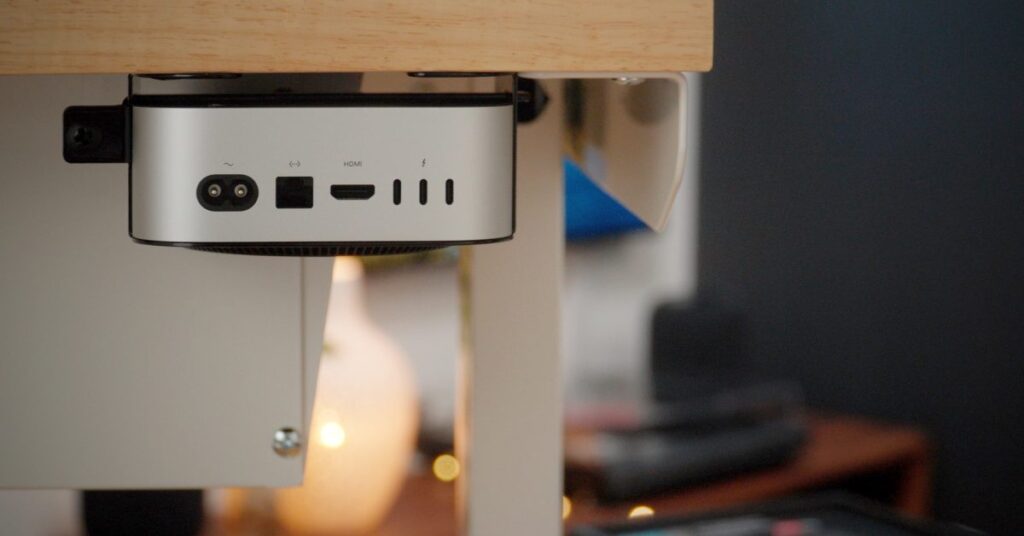 review:-sonnet-maccuff-mini-–-a-well-designed-m4-mac-mini-mount-