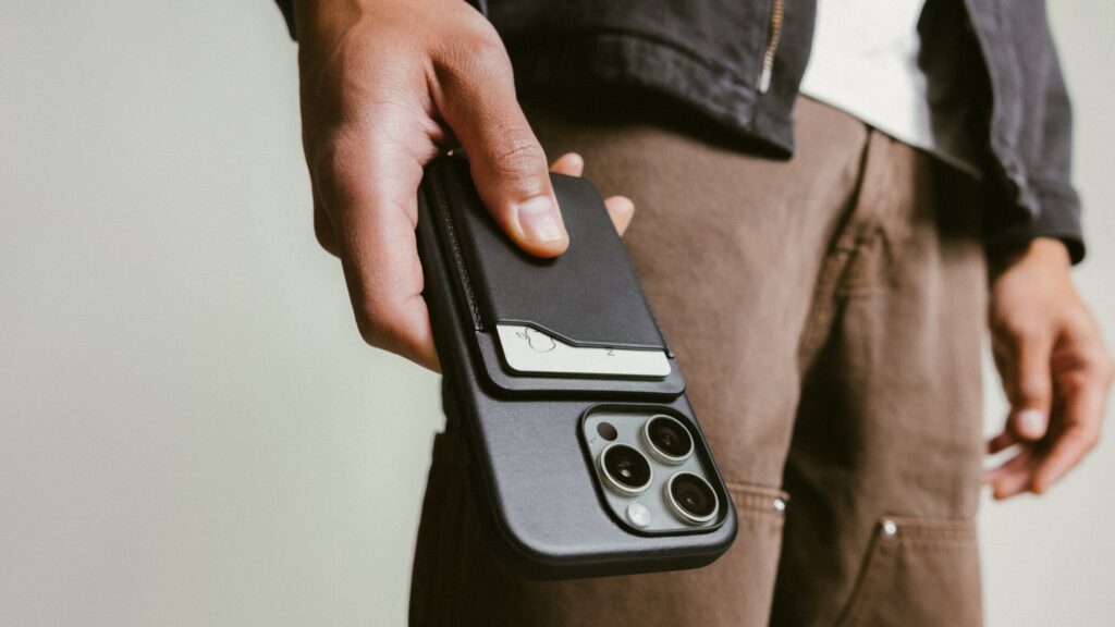 nomad-launches-iphone-wallet-with-find-my-integration